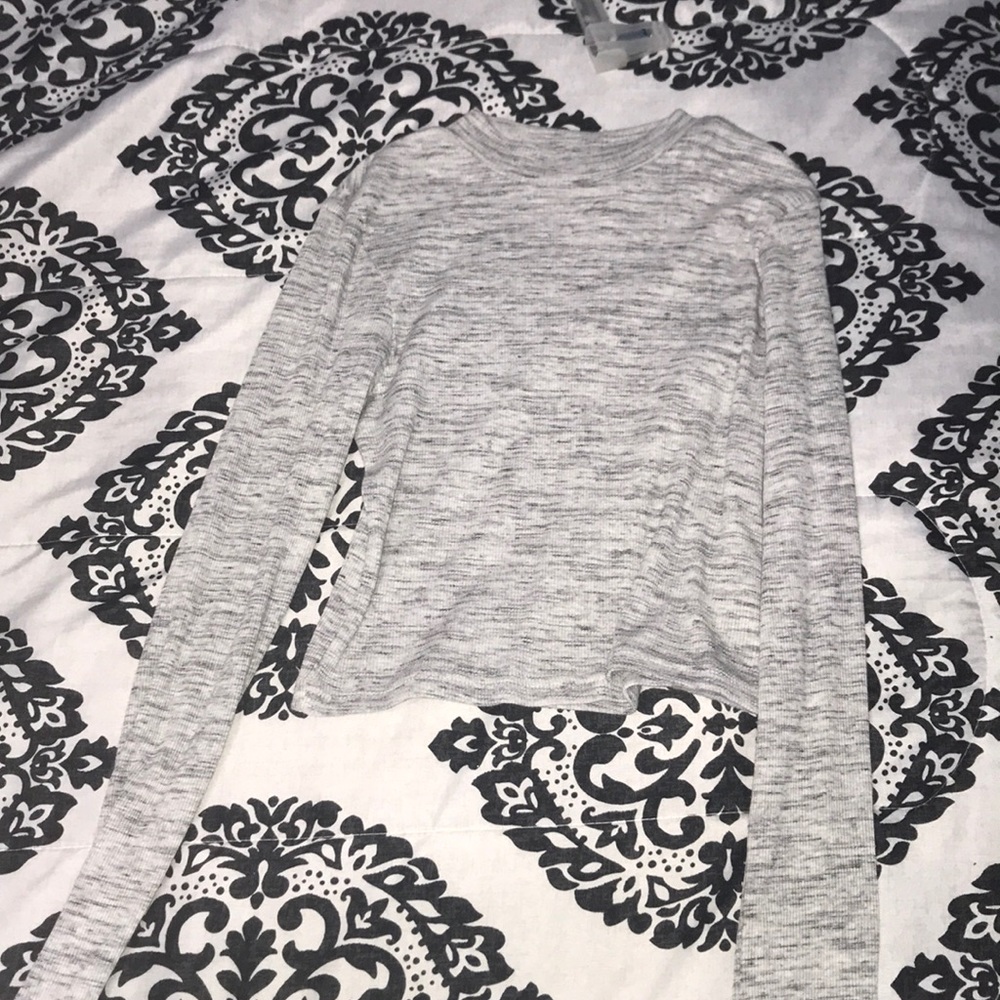 Long sleeve cropped shirt